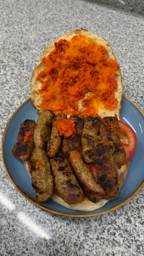 Ćevapčići im Taschenbrot 10 Stk